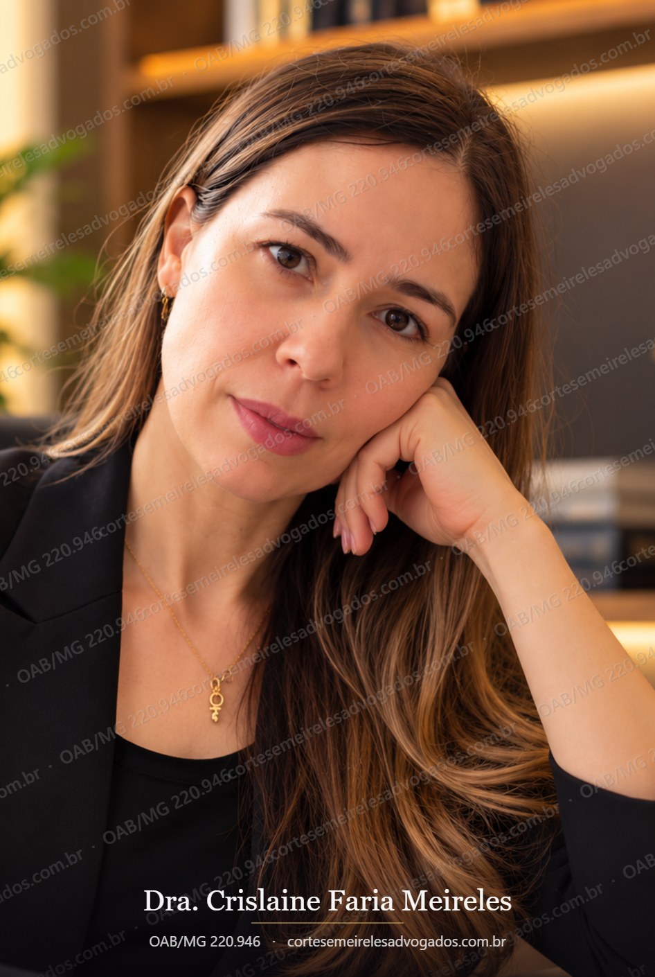 Dra. Crislaine Faria Meireles, advogada previdenciarista e de direito à saúde em Uberlândia, OAB/MG 220.946